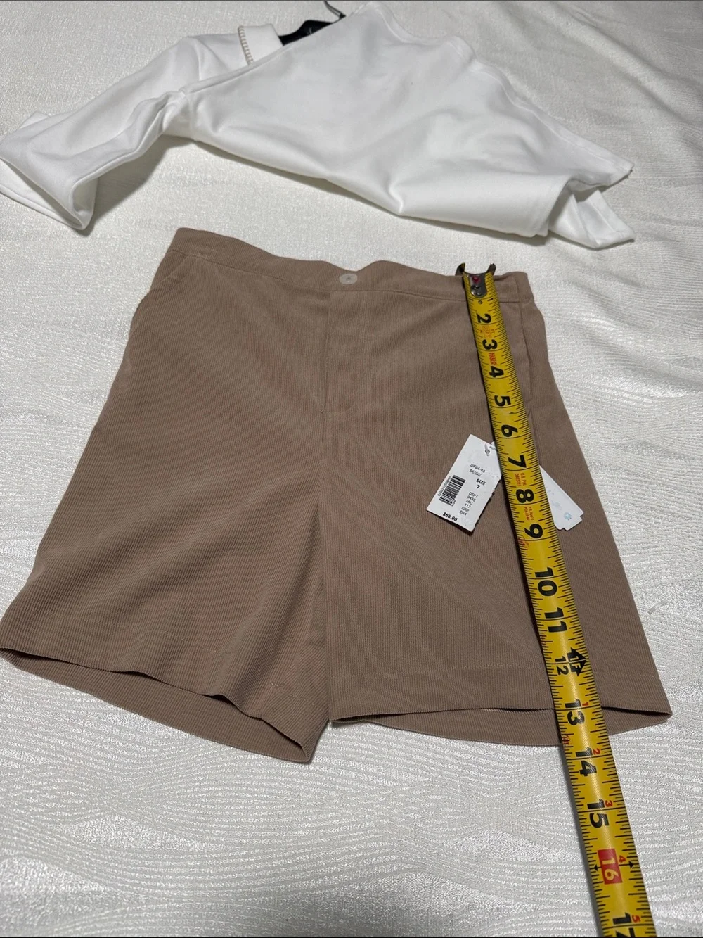 HEDGEHILL COLLECTION  ..Kids classic High-Waist Shorts in Brown size 7